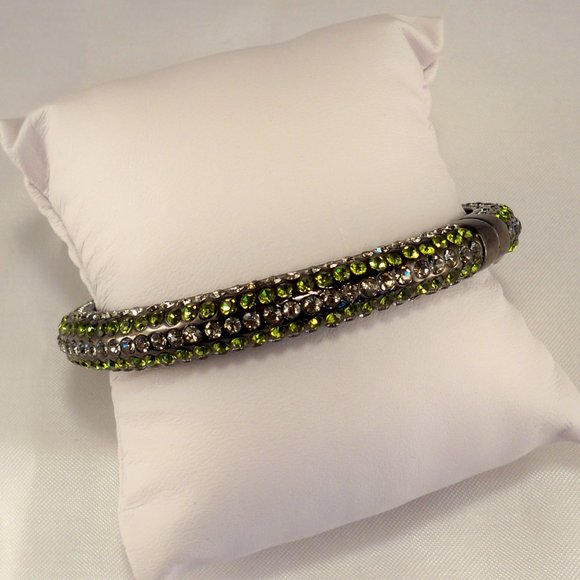 NEW Princess Amanda Lite Green Stones Black Metallic Bracelet - Picture 1 of 5